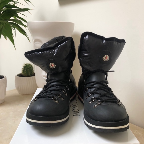 Hold! Moncler Inaya size 39 women puffer boot EUC - Picture 14 of 16